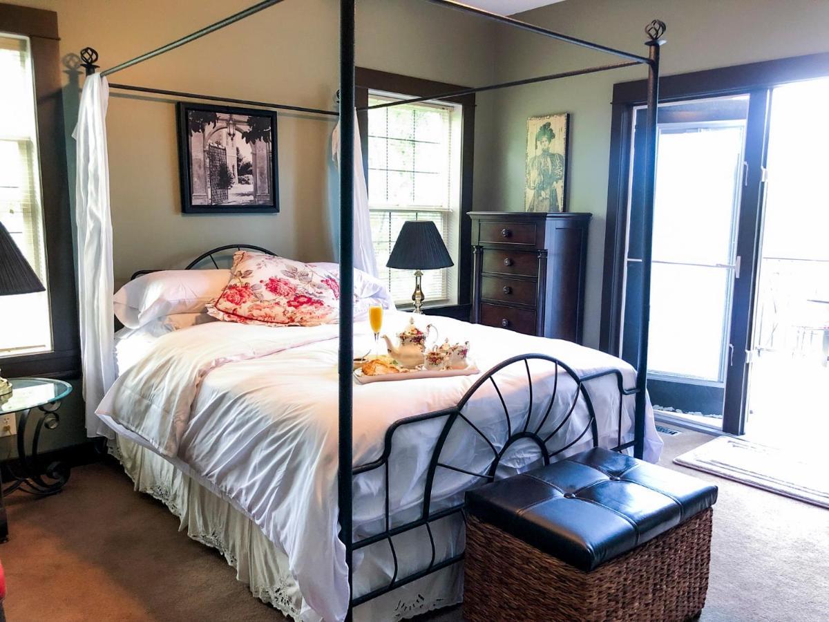Wolf Creek Bed And Breakfast Ponoka 外观 照片