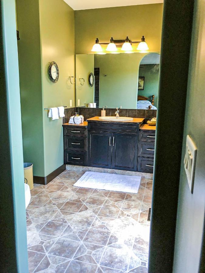 Wolf Creek Bed And Breakfast Ponoka 外观 照片